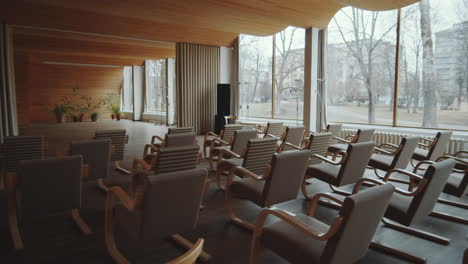 Innenraum-Des-Modernen-Bibliothekssaals